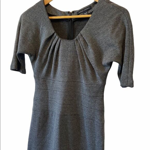 BANANA REPUBLIC Grey Tweed Scoop Neck Shift Dress - Picture 5 of 9